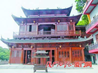 厦门鸿山寺：大雄宝殿有“海底世界” 免费WiFi全覆盖