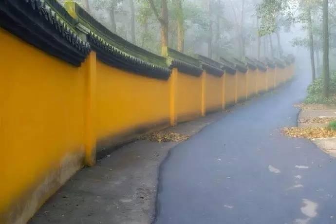 南朝四百八十寺 多少楼台烟雨中