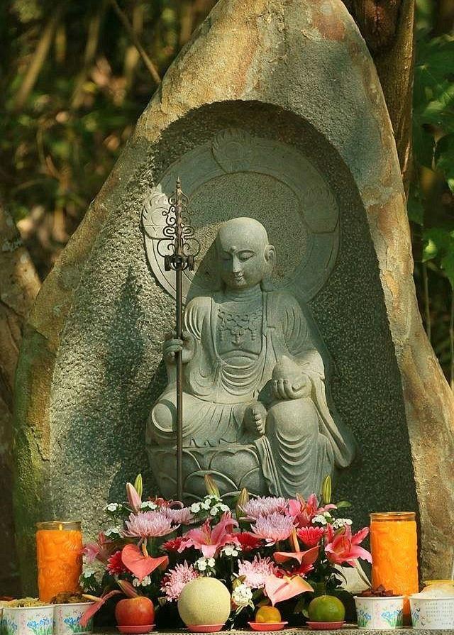 恭迎地藏菩萨圣诞！瞻礼转发 得福无量