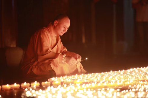传喜法师：供灯时应如何观想