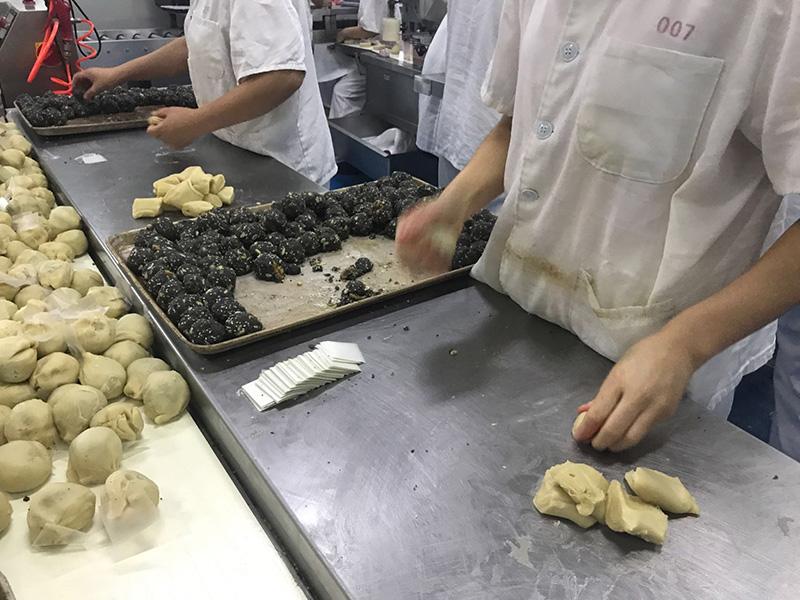 上海餐饮业第一个“非遗”国字号做的净素月饼，到底有什么秘诀？