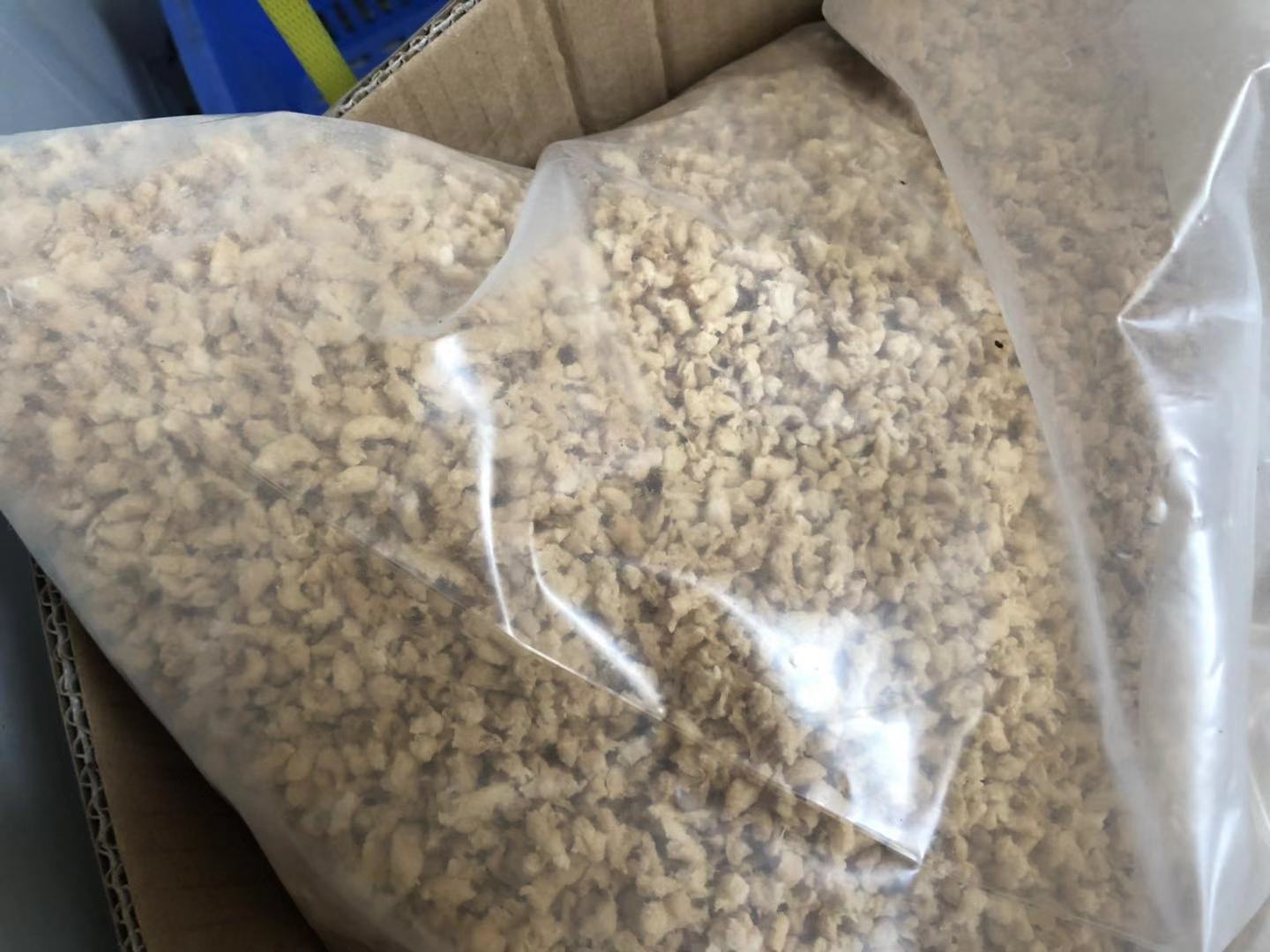 这家深圳的素食工厂量产的植物肉像“肉”吗？我们探访了工厂