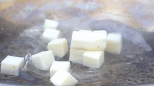 宫保山药,经典川菜改良制作，比宫保鸡丁更健康！适合更多素食爱好者