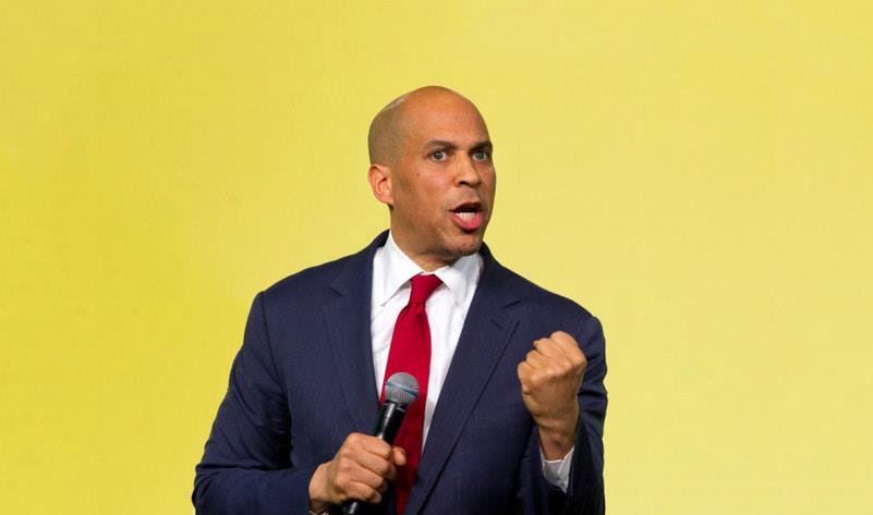 素食主义者参议员Cory Booker：“在这一道德时刻，我们必须选择当正义的代理人”