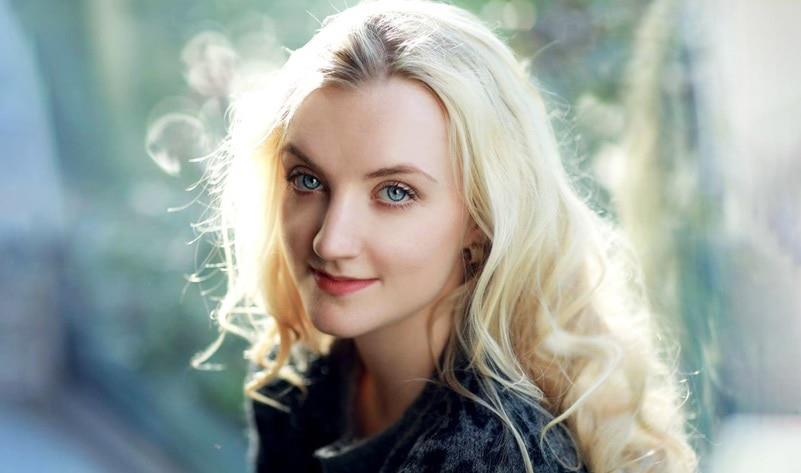 素食主义者女演员伊凡娜·林奇（Evanna Lynch）面对她的白色特权，现在正在帮助她的250万追随者做同样的事情