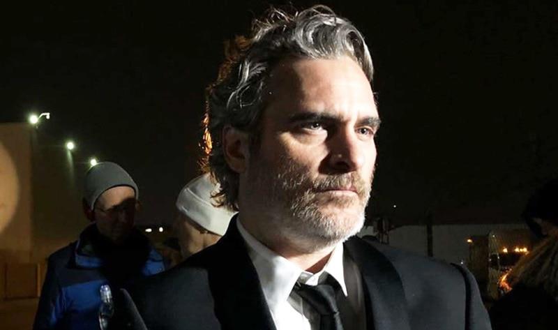 华金·菲尼克斯（Joaquin Phoenix）参加战斗以匿名帮助肉类工人报告屠宰场的虐待