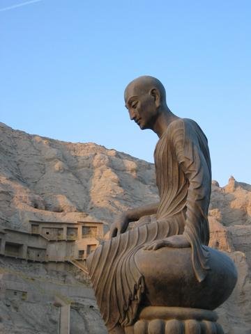 七佛译经师，凡情难测度——鸠摩罗什大师