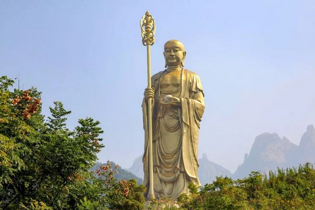 出门怕有危险，就先念地藏菩萨圣号