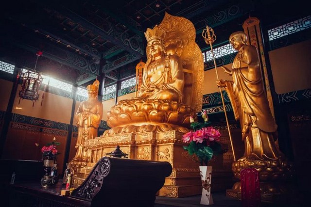 烦恼炽盛时专心念地藏菩萨圣号