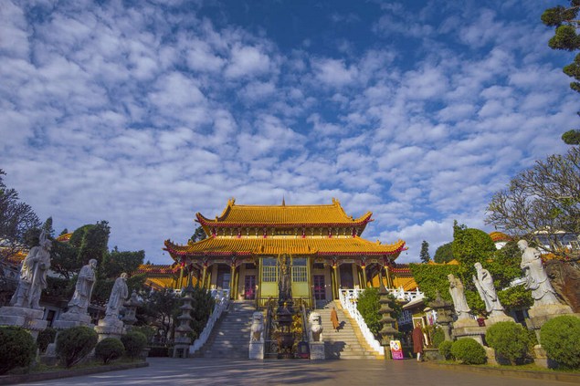 寺院外墙为何大都漆成黄色