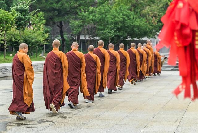 站在本来没有烦恼的角度来调伏烦恼