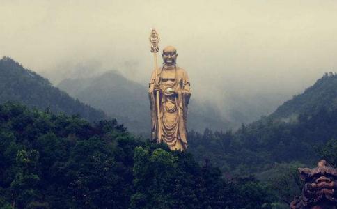 金色僧人代受刀灾，父母由此深信佛法