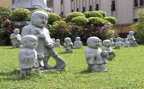 清净的寺院里面为什么会有灰尘呢