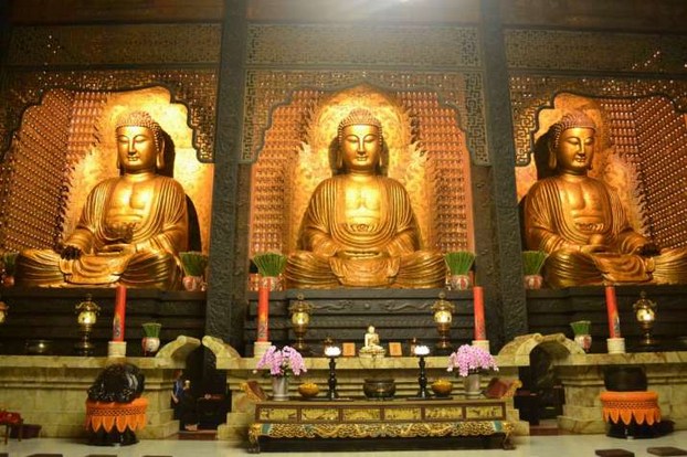 亲近善知识，远离恶知识，诸经如是说