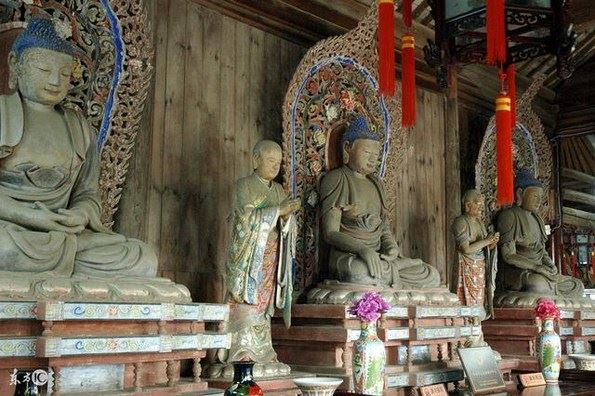 高贤已随佛西去，佳话留以励后学