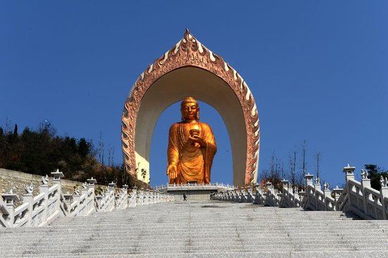 恒律法师：只要我们诵持他的名号，心就会平静