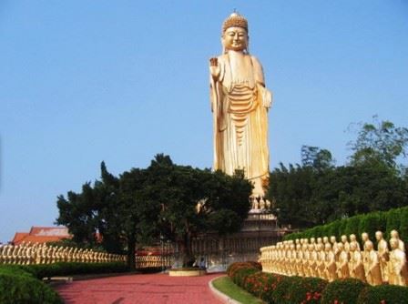 试使夷齐饮，终当不易心