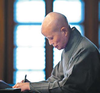 宽运法师：上报四重恩 下济三涂苦──宽运法师母亲节过堂开示