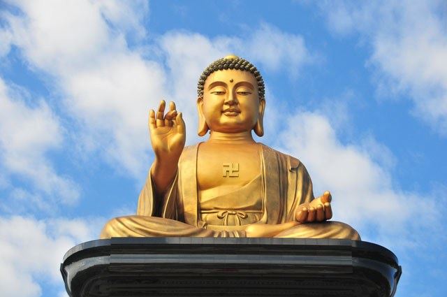 新宅被下邪咒祸不单行，药师佛化解邪术全家吉祥