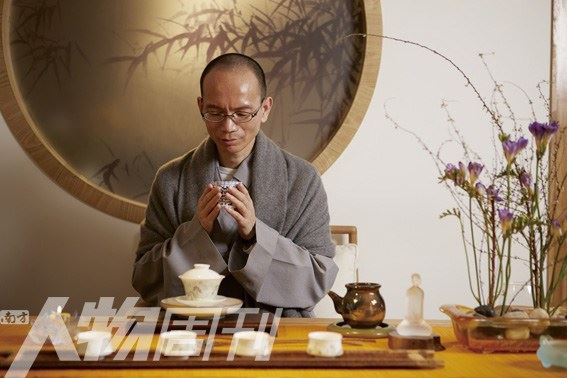 异国旅店惊魂佛牌放光解难