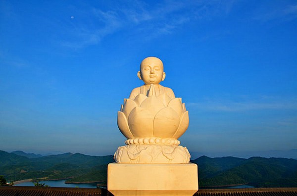 在十月怀胎中，为胎儿增福改业