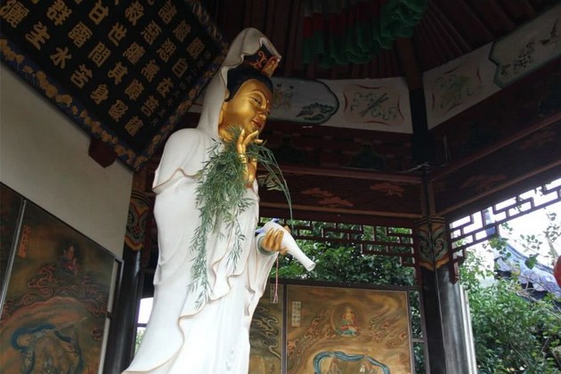 一念观世音菩萨，「三毒」就减轻了
