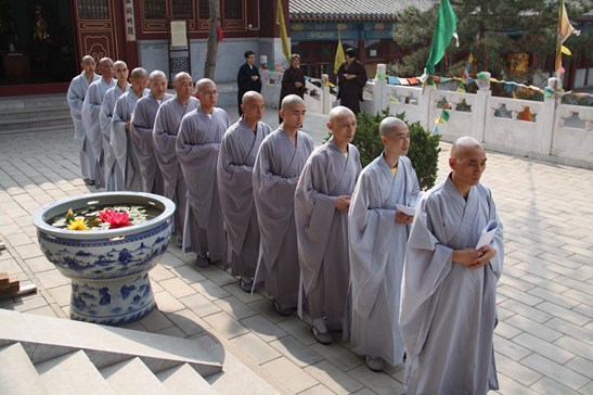 短期出家须慎重