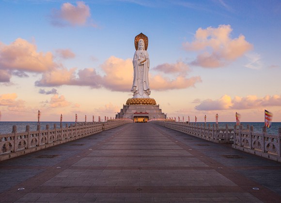 口里念着糊涂咒，心里想的贪瞋痴