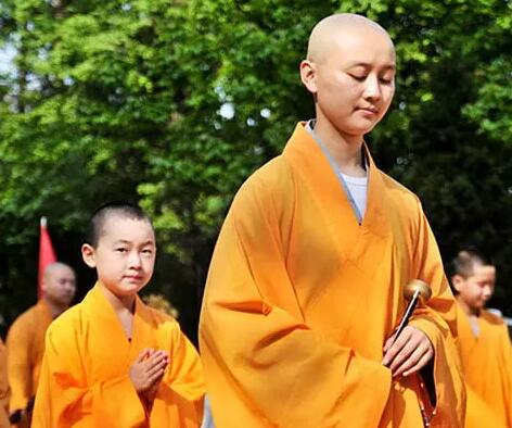 比丘尼是哪类人的称呼？佛教比丘尼是什么意思？