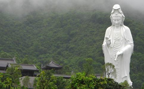 持诵白衣大士神咒灵验记三则 