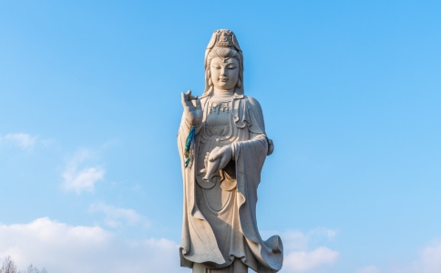 观世音菩萨是阿弥陀佛的化身，在佛经中有根据？ 
