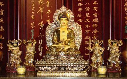 在家居士如何如法擦洗佛像？《浴佛功德经》里有方法