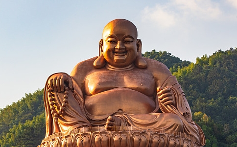 笑口常开的大肚弥勒佛为什么能招财