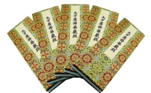 佛初成道讲《华严经》里，为何有舍利弗等声闻众出现？ 