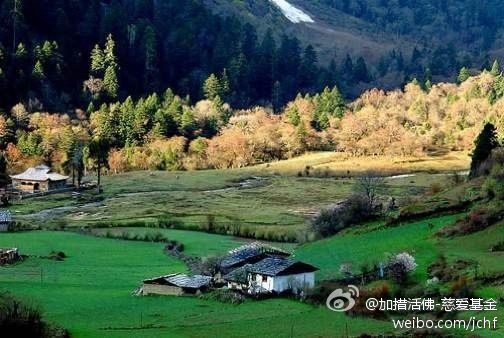 心累的时候，换个角度看世界；压抑的时侯，换个环境深呼吸；困惑的时候，换个位置去思考；犹豫的时候，换个思路去选择；郁闷的时候，换个环境找快乐；烦恼的时候，换个思维去排解；抱怨的时候，换个方法看问题；自卑的时候，换个想法去对待。生活中，学会换位思考，你的世界会更美。