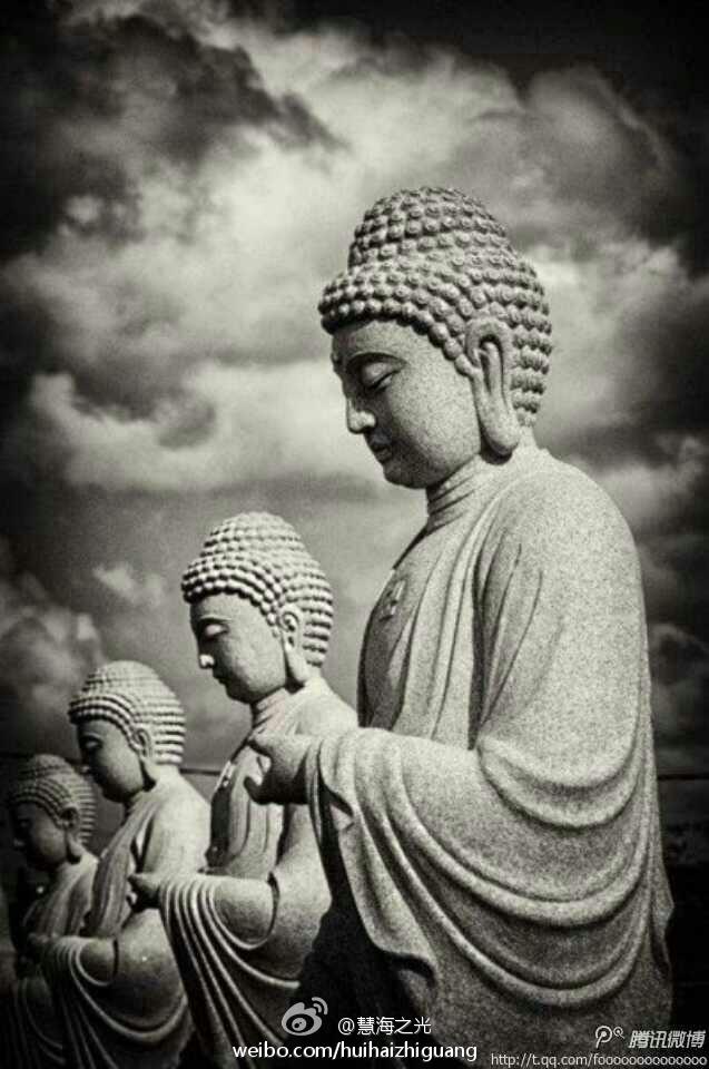 佛法不从书中求。你若想要亲证佛陀所说，不须埋首书堆中。看着你自己的心，检视身体、感觉和念头是怎么地生起和消失。不要去执着任何事物，只要清醒地观照着。这是直探佛法真相的方法。修行要自然，生活中每一件事都是修行的机会，都是佛法。当你做生活中的琐碎事情时，试着保持清醒。