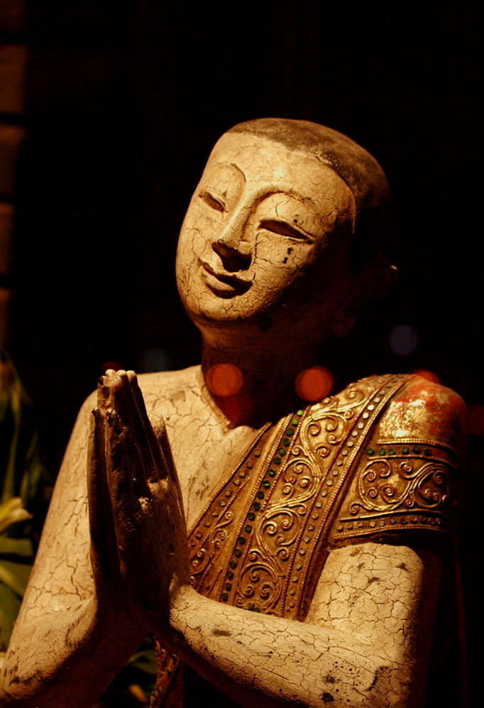 「应代一切众生受加毁辱，恶事向自己，好事与他人。」《晚晴集》·弘一法师辑