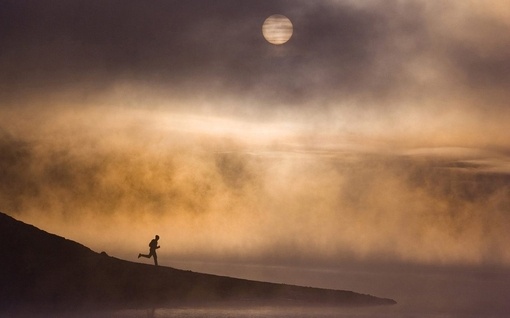 「私欲固结于心，则所有知见，皆随私欲而成偏邪。如贪名贪利者，只知有利，不知有害。竭力营为，或至身败名裂，皆由贪之私欲所致也。若将此不合情理之私欲，格除净尽，则名利之得之以道，不须攀缘妄矣！」《印光法师文钞》·挽回世道人心标本同治录序