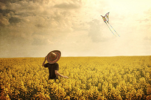 「前世之因，为今生之果。今生虽善，以前世之业重，不能即得其为善之报，而先得其前世之恶报。为恶之人，尚未受祸，以有余福未尽。须知善人得恶报，若不为善，其恶报当更甚。由作善，而恶报随之减轻。恶人得善报，若不为恶，其善果当更大。由作恶，善报亦随之减轻！」《印光法师文钞》·复杨宗慎书