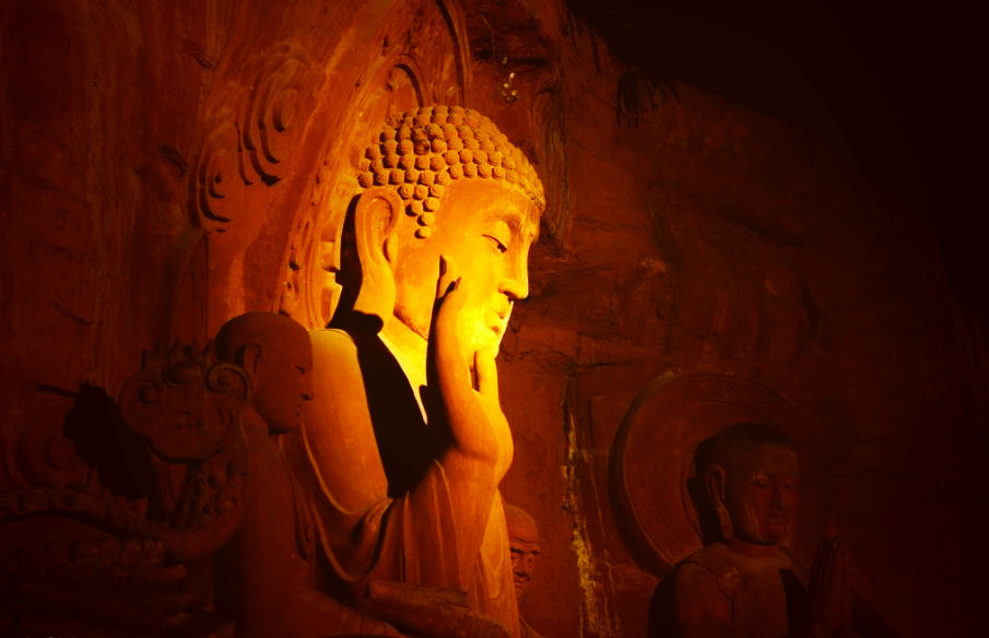 「凡闻恶声，则念阿弥陀佛以消禳之，愿一切人不为恶行。凡见善事，则念阿弥陀佛以赞助之，愿一切人皆为善行。无事则默念阿弥陀佛，常在目前，便念念不忘。能如此者，其于净土决定往生！」《晚晴集》·弘一法师辑