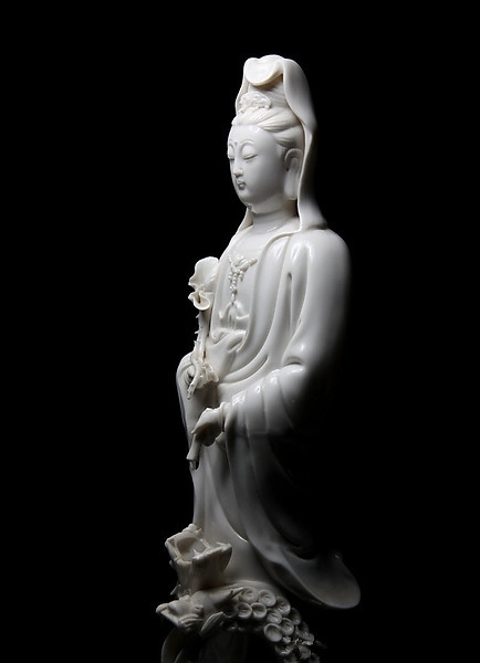 「十余年来，天灾、人祸，相继降作，总由不知三世因果，唯欲自利，不顾杀生害命，以及害人之所致。欲挽劫运，非提倡三世因果、生死轮回，与戒杀护生、吃素念佛不可。现今之世，常在患难中，唯有阿弥陀佛与观世音菩萨可倚靠，当常持圣号，冥冥中自有不可思议转移！」《印光法师文钞》·复马舜卿居士书