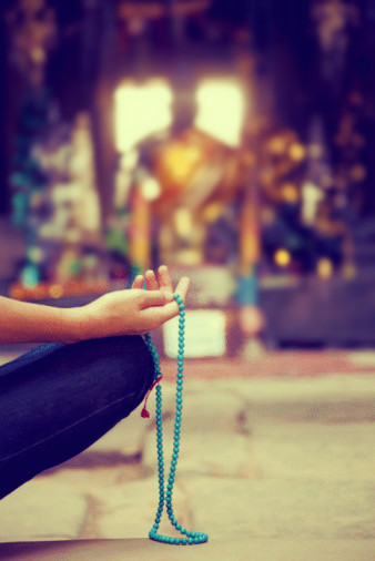 「师父开口先问我，这一两年来信愿坚定吗？念佛的功课订定吗？我吓得张口结舌，嗫嚅地说：“因事务繁忙，念佛功课还未订，可是信愿已深切的坚定不移了。”恩师正色地说：“订定念佛功课，信愿才算坚定；不定念佛功课，信愿未够坚定。还得要痛切的用功念佛！”」《印光大师永思集》·赵茂林居士