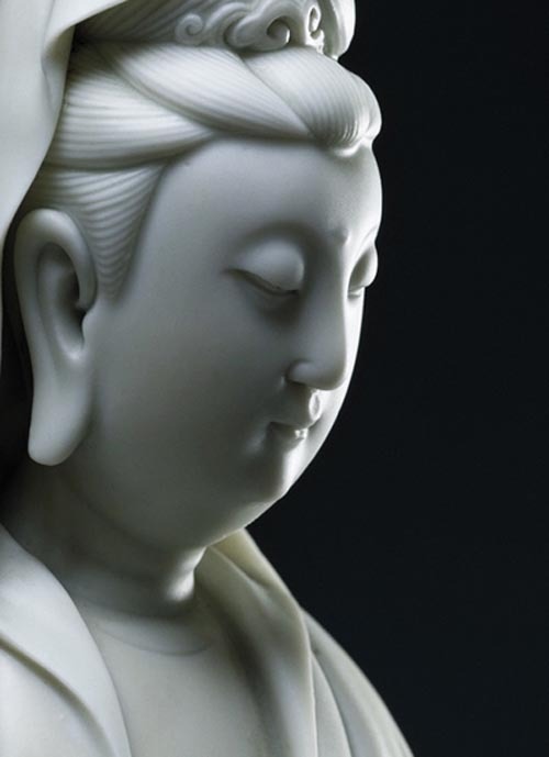 「无论老幼男女，通皆吃素，念“南无观世音菩萨”。大家各人在各人家里，一路做事一路念。于行住坐卧中常念，决定可以不遭瘟疫。凡念佛处，疫不入境。顶好吃净素，如其不能，亦须少吃。即未吃素，亦要念。当此凶险之时，唯念“南无观世音菩萨”，为能救护。」辑录《印光法师文钞》·复穆宗净居士书