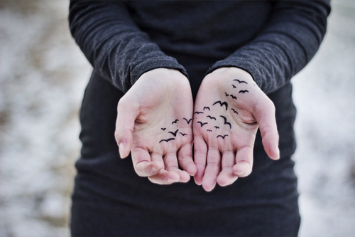 「凡事最不可想占便宜。便宜者，天下人之所共争也。我一人据之，则怨萃于我矣。我失便宜，则众怨消矣。故终身失便宜，乃终身得便宜也！」《格言别录》