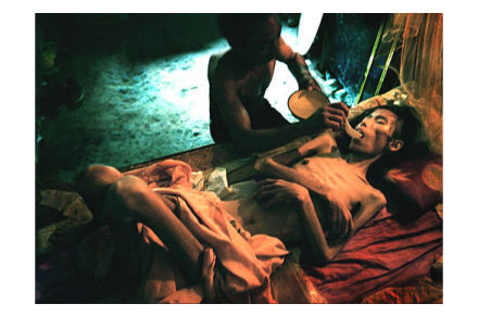 弟子生病，没有人照应，佛问他：为什么没人照应你？弟子说：从前人家有病，我不曾去照应；现在我有病，也没人来照应我了。佛说：就由我来照应你吧！将那病弟子种种污秽，洗濯干净。佛决不像现在的人，凡事都要人家服劳，自己坐着享福！—— 辑录《青年佛教徒应该注意的四项》·弘一大师开示