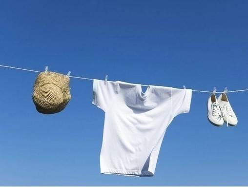 「行己恭，责躬厚，接众和，立心正，进道勇。择友以求益，改过以全身。」《格言别录》