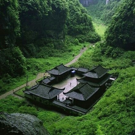 「心平气和四字，非有涵养者不能做。」《格言别录》