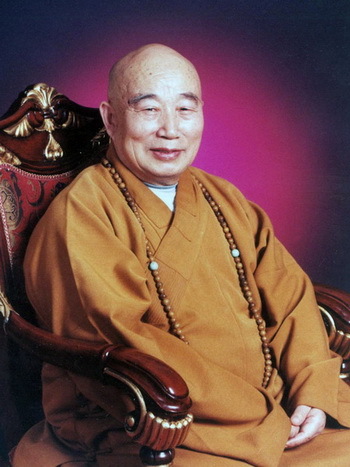 「做慈善事业，关键在于发心的纯正与否？要以大公无私、深信因果、绝对奉献的心来做，不能有私心杂念，不能为名利而做，不能图个什么；发心的义工个人，不能计报酬，所谓能施、所施、中间事物都不可得。以佛法的法性真理作为慈善事业的发心，功德才如虚空一样，才是无为之法。」辑录·传印长老开示