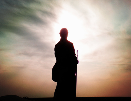 【为何人称省庵大师为永明再来？】省庵大师曾诣阿育王山瞻佛舍利，先后五次燃指供佛。每年佛涅槃日，讲演经典，开佛奥旨，法化洋溢，江浙四众弟子，倾心归仰。大师受请住持诸寺，清规肃穆，来者云集。曾退隐力修净业，后受请至梵天讲寺，纯提净土，结长期念佛会，昼夜六时，互相策励，人咸称永明再来。