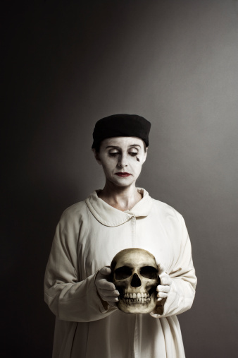 「人命无常呼吸间，眼观红日落西山；宝山历尽空回首，一失人身万劫难。一句弥陀最方便，不费工夫不费钱；但教一念无间断，何愁难到法王前？」辑录·《德森法师劝念佛偈》